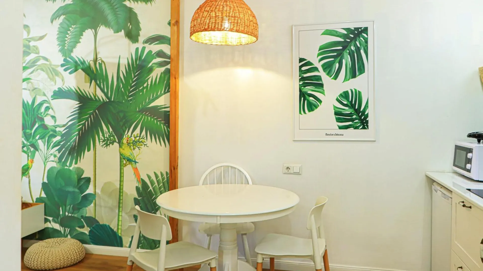Unique Beautiful 1Br Apt In Historic Τυφλίδα