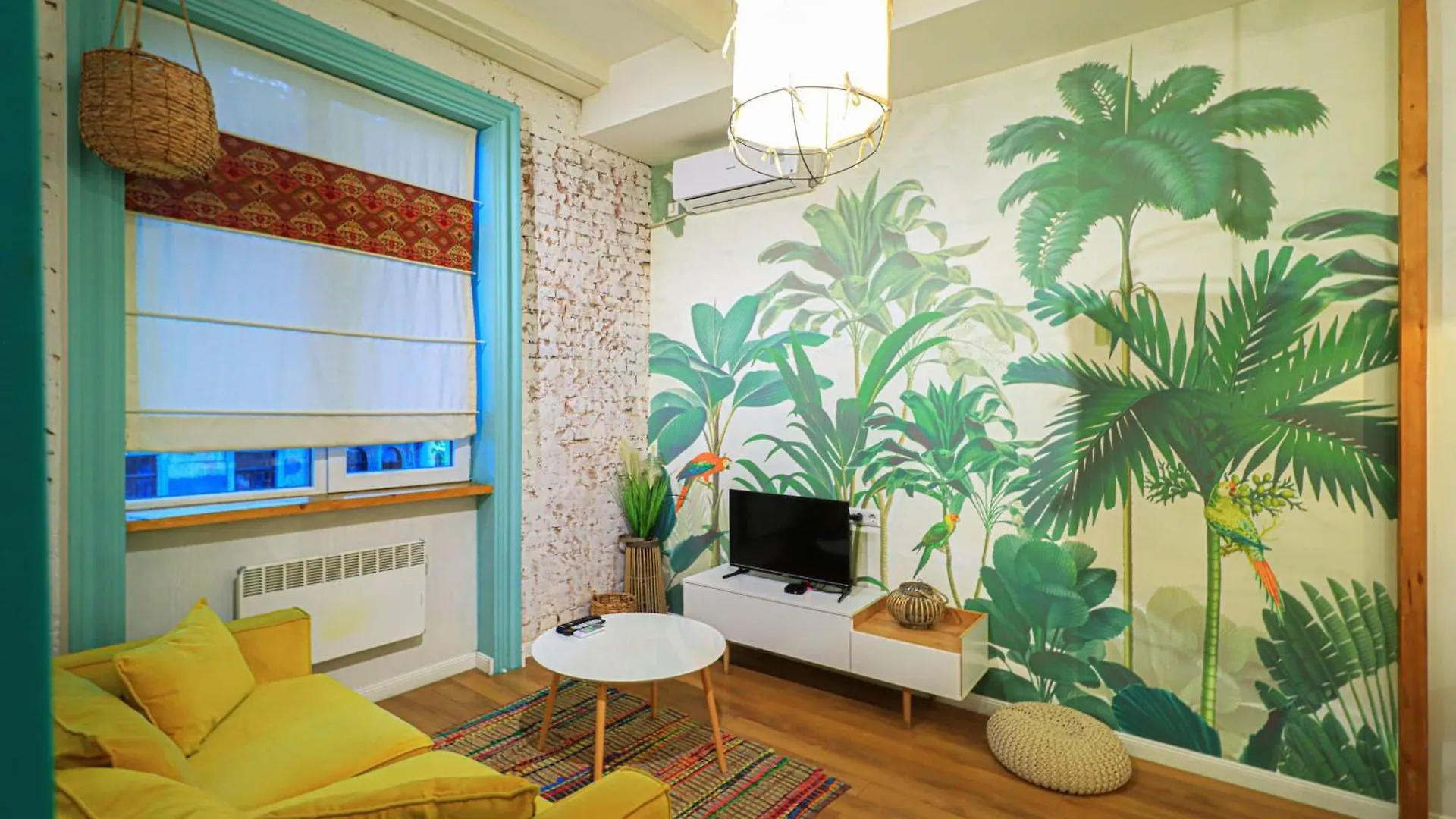 Unique Beautiful 1Br Apt In Historic Τυφλίδα Γεωργία