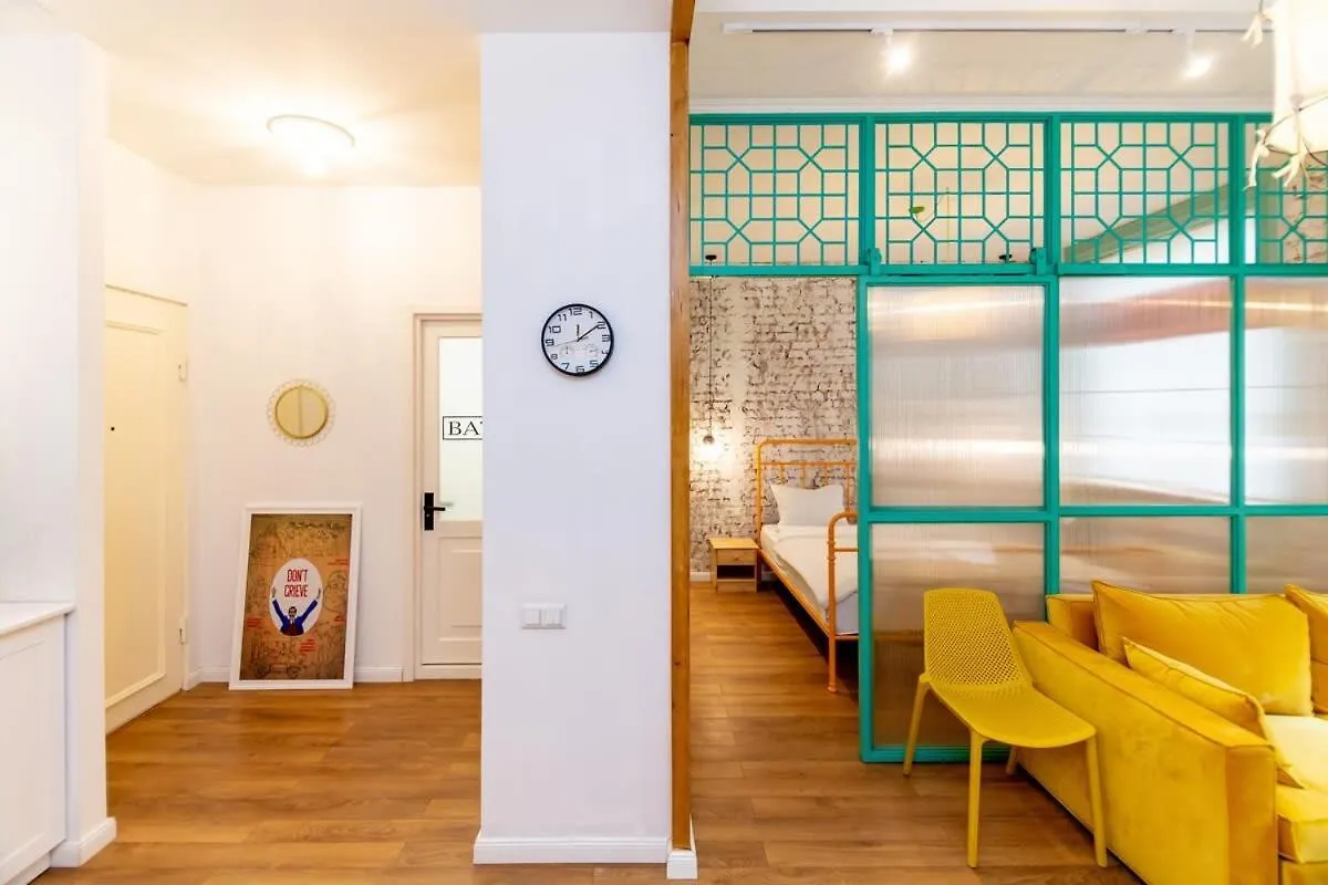 Unique Beautiful 1Br Apt In Historic Τυφλίδα