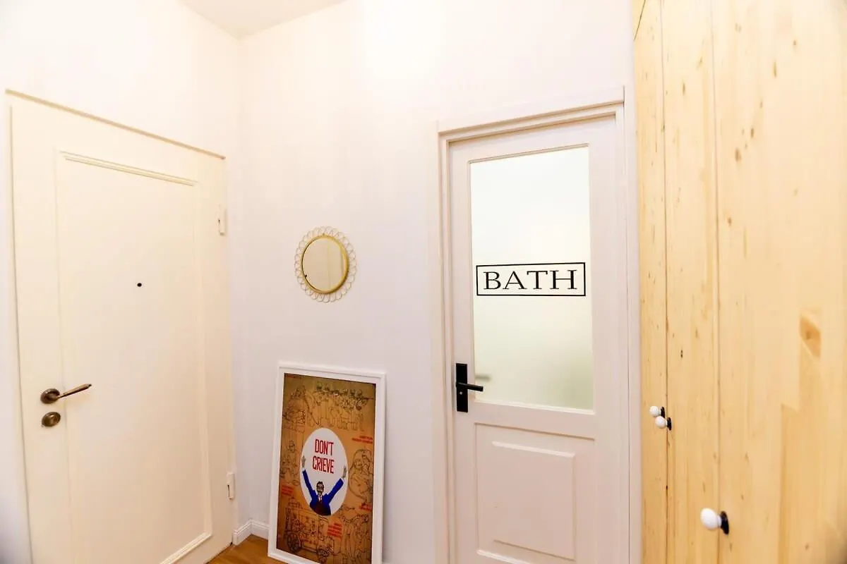 Unique Beautiful 1Br Apt In Historic Τυφλίδα